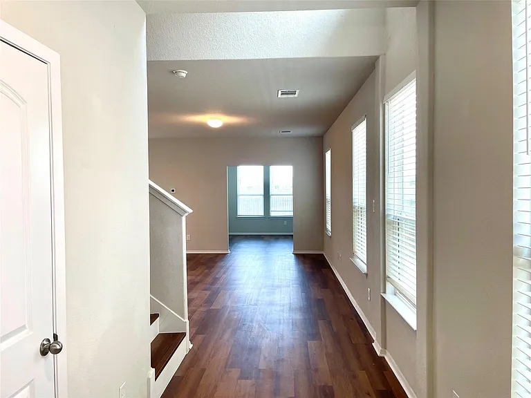 6701 Wolf Pack Dr — Photo 4