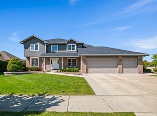 8143 Stonegate Dr, Tinley Park, IL 60487