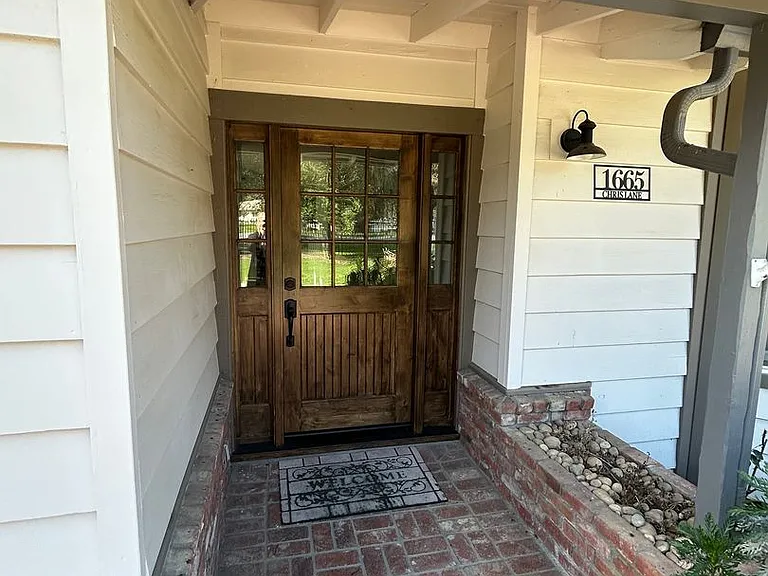 1665 Chris Ln — Photo 4