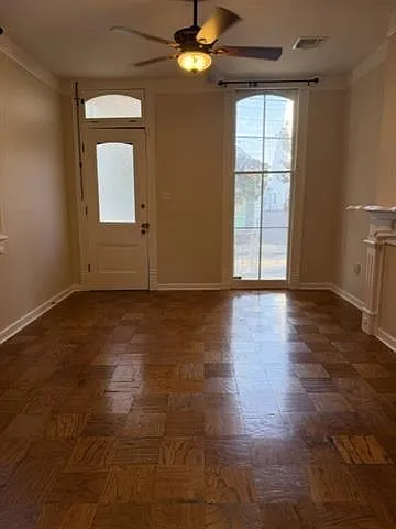 2327 Dauphine St — Photo 2