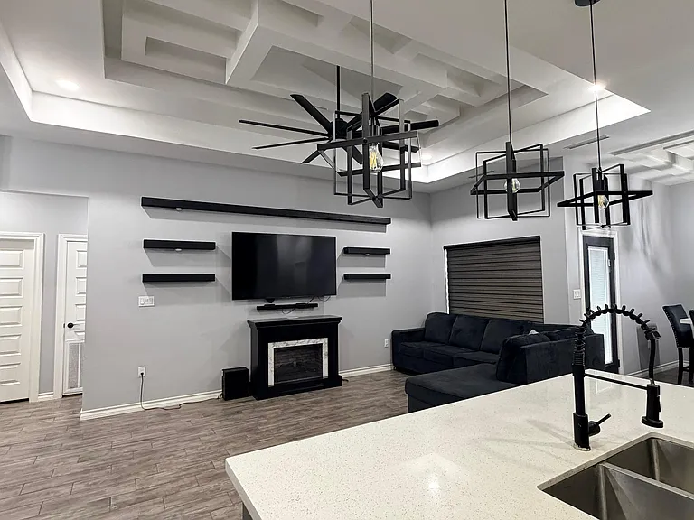 3602 Westcreek Dr — Photo 3