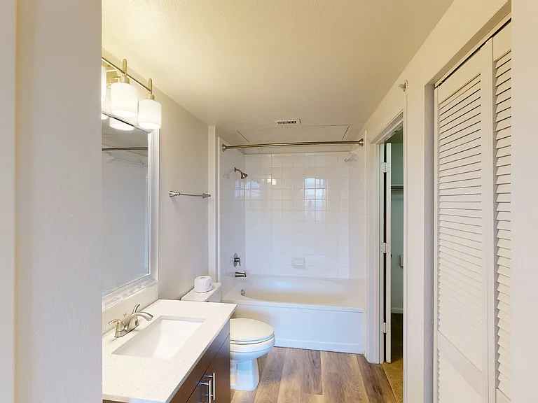 Residences at the Domain — Photo 76