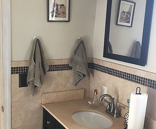 2nd floor full bath