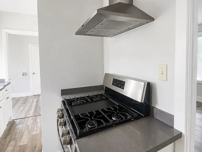88 S Allen Ave — Photo 25