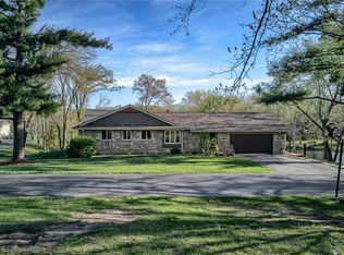 1202 NW 164th St, Smithville, MO 64089