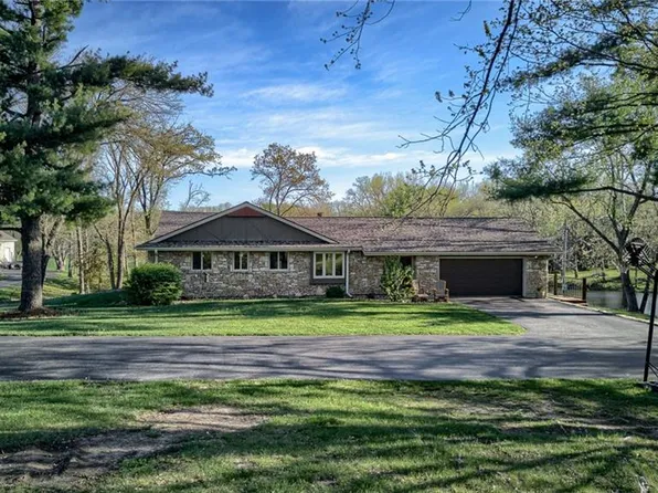1202 NW 164th St, Smithville, MO 64089