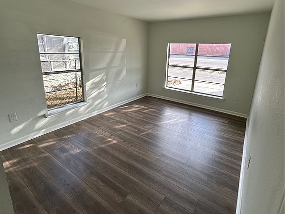 5th image of 1202 Geronimo St
