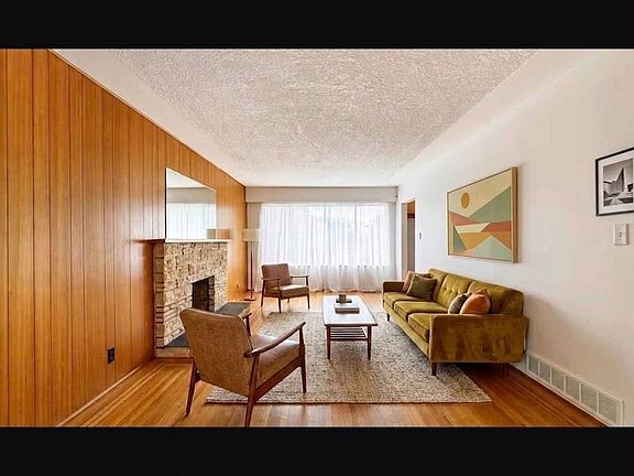 3rd image of 817 W 64th Ave