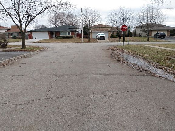 5th image of 17492 Park Ln