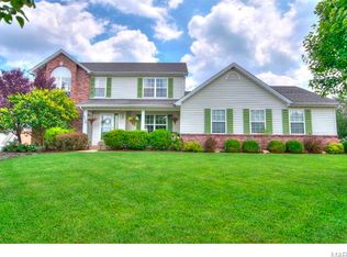 2718 Post Meadows Dr, O'Fallon, MO 63368