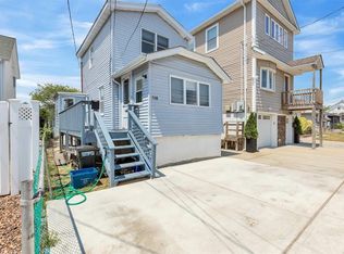 248 Arthur St, Freeport, NY 11520