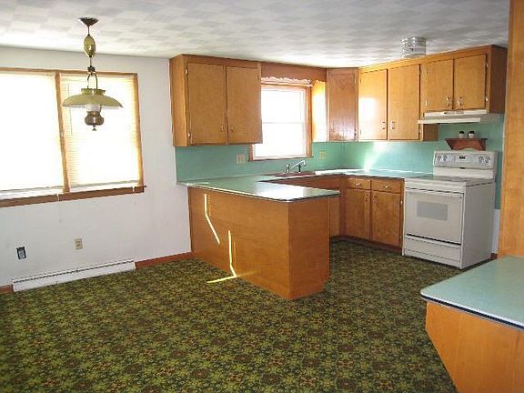 2nd image of 150 Steele Ave