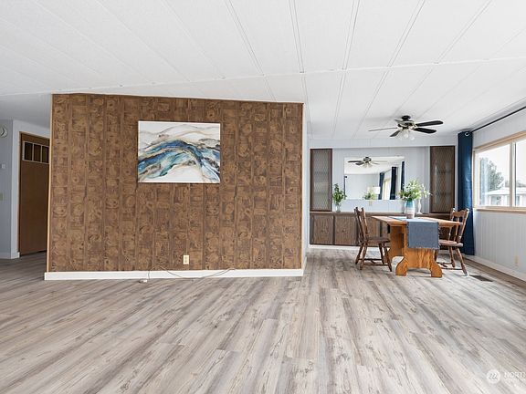 4th image of 225 NE Ernst Street #104