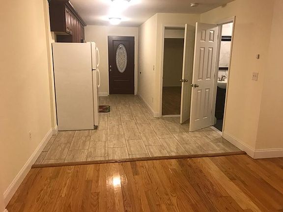 3rd image of 1026 Wilcox Ave