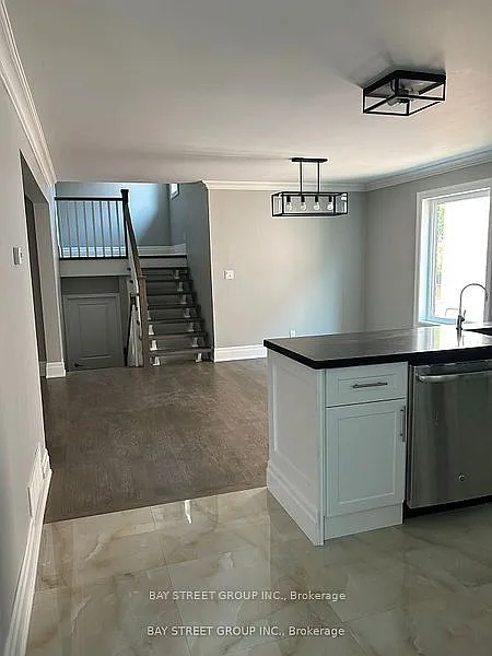 3 bed, $3,500 — Photo 2