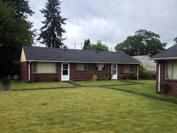 Nice lawn between units