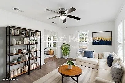 20 Martha Ave — Photo 4