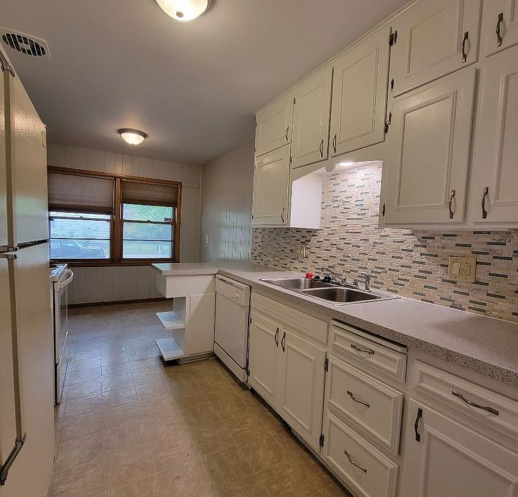 1st image of 755 S Belmont St #0