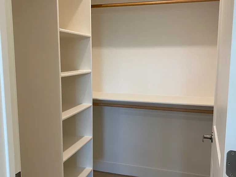 2025 E Carlson St #G108 — Photo 15