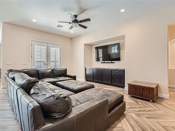 3rd image of 8035 Brown Clay Ave