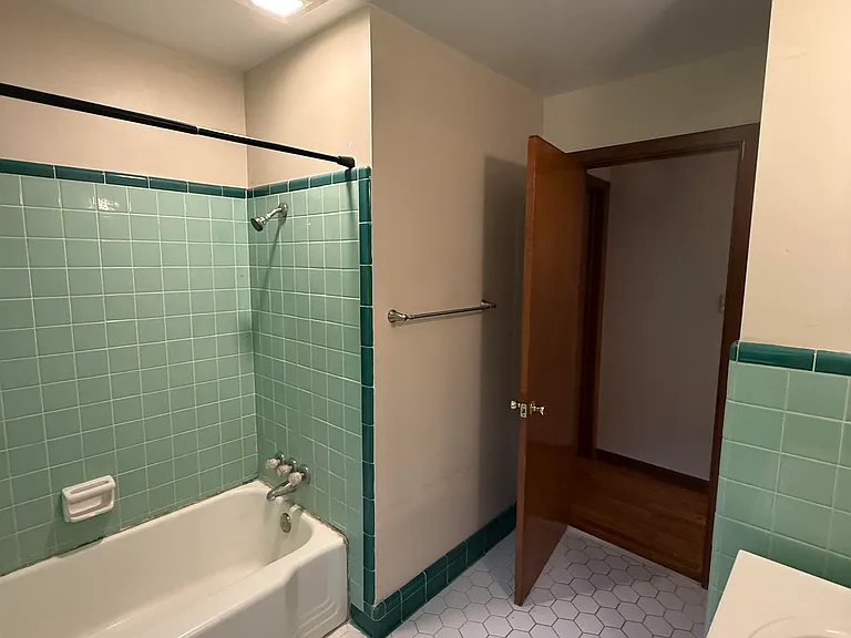 5525 Springhill Rd — Photo 11