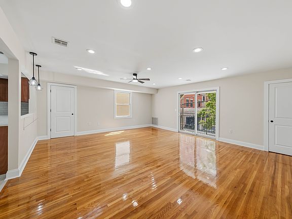 5th image of 118 Chestnut St Floor 1