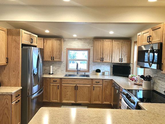 4th image of 504 Maplewood Ct