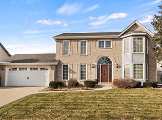 63 Breckenridge Dr, Aurora, IL 60504