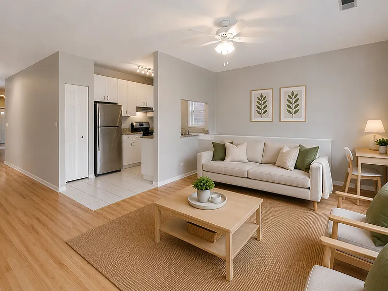 1267 N Honore St #1 — Photo 3