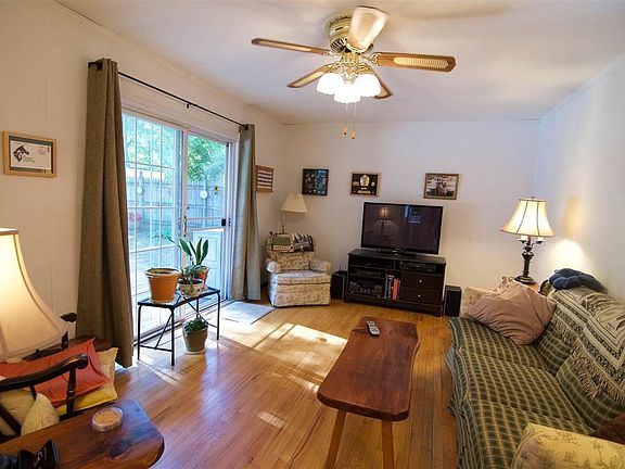 3rd image of 9 Heather Ln