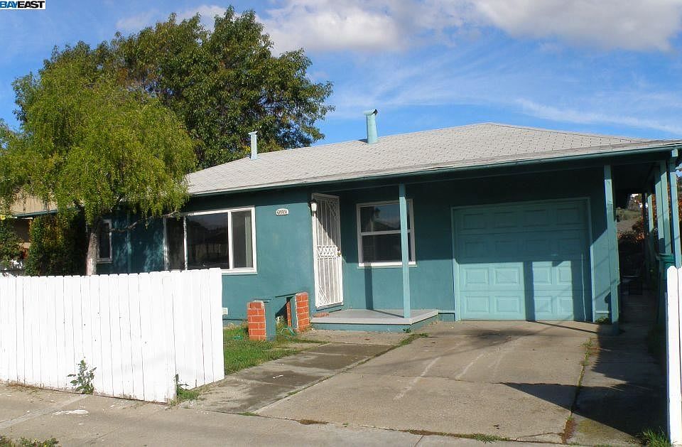1st image of 25690 Lewis Dr