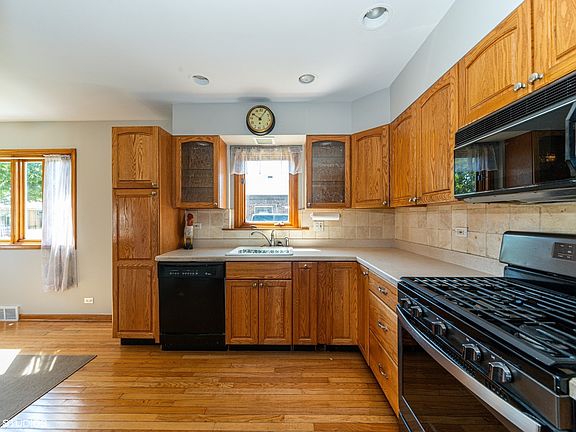 2nd image of 1824 Boeger Ave