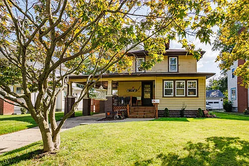 223 W Perrin Ave photo 1