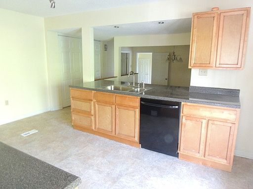 5th image of 1510 Washington Pike