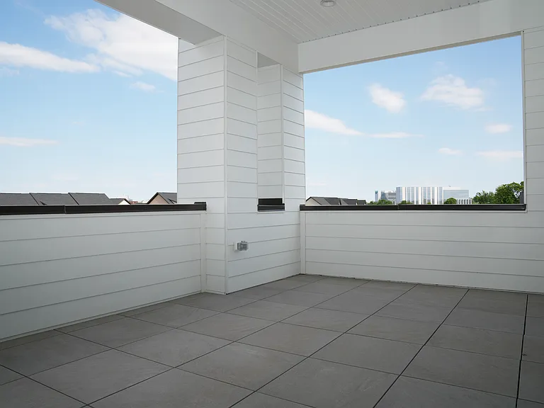 Front covered terrace