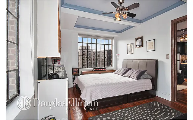 Sold by Douglas Elliman | media 14