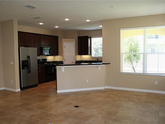 3rd image of 4914 Luge Ln