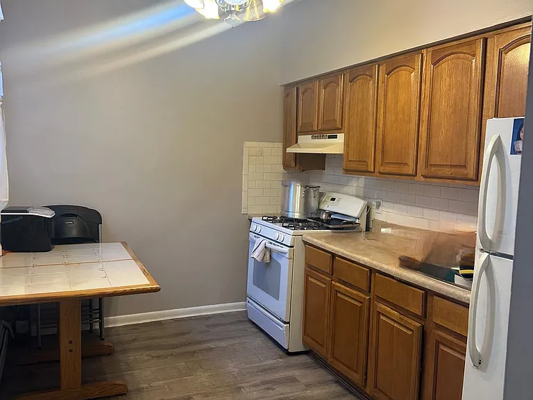 135 Anderson Ave #2R — Photo 3