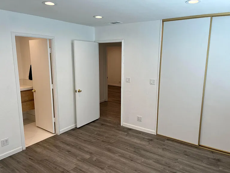 Bedroom3 (Master)