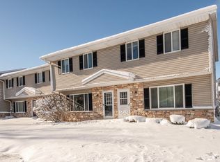W163N11522 Windsor Ct UNIT E, Germantown, WI 53022