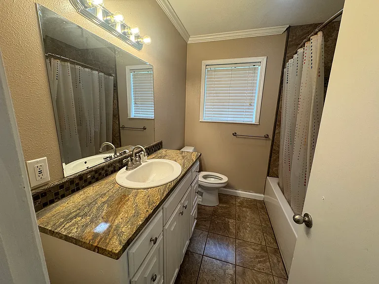 8900 Acacia Ln — Photo 12