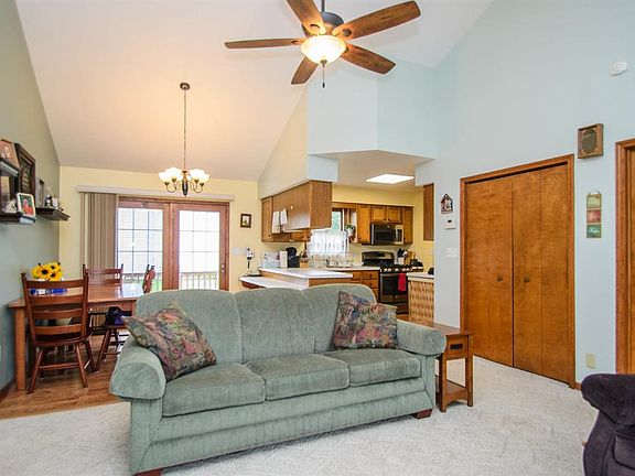 2nd image of 1518 Maplewood Dr