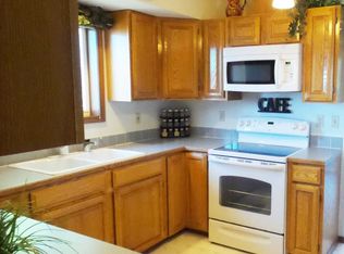 5406 Roza Hill Dr, Yakima, WA 98901