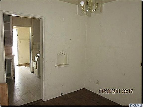 3rd image of 15520 Leahy Ave