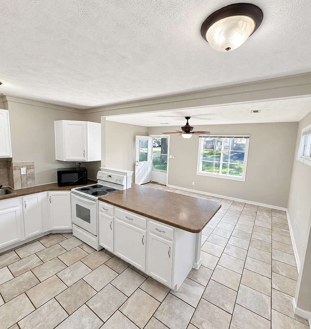 2 bed, 720 sqft, $1,300 — Photo 4