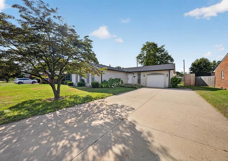 1st image of 1629 Chapel Ln