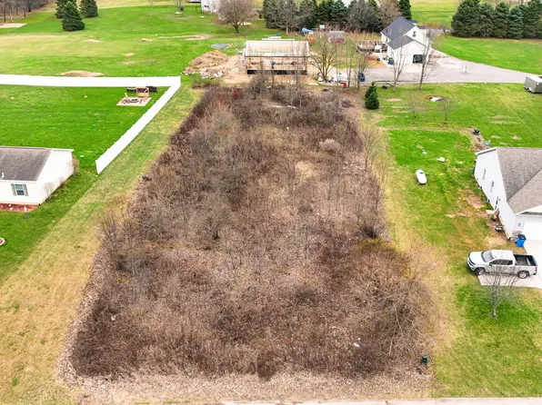 9196 Wanda Pavey Dr, La Porte, IN 46350