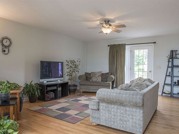 3rd image of 5956 Houndschase Ln