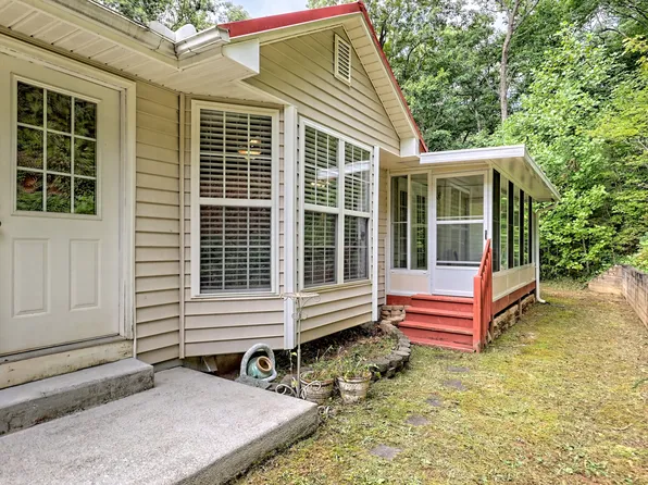 50 Heights Ln, Clayton, GA 30525