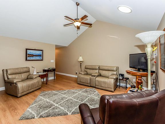 2nd image of 2747 Waters Place Dr
